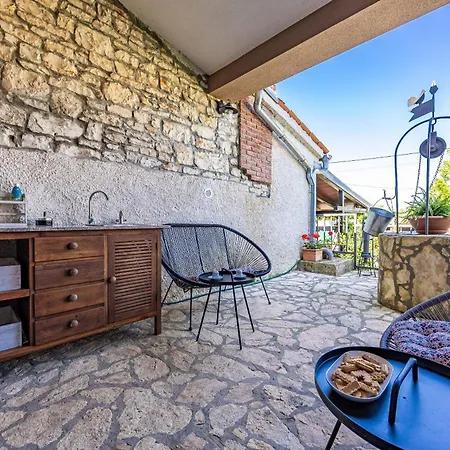 House Kacana
