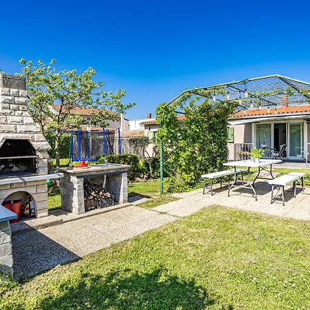 Apartament House Kacana